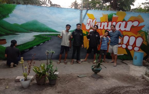 Prodi Pendidikan Seni Rupa FPSD UPI dan Masyarakat Rancamanyar Baleendah Kabupaten Bandung Mengadakan Workshop Melukis Mural 2022